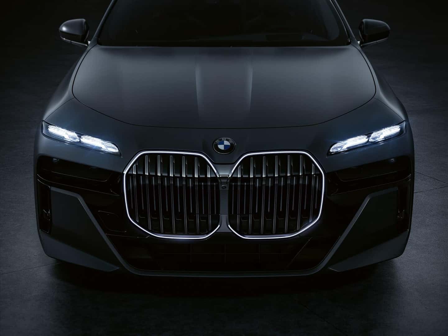 BMW 7 Series vs Audi A8