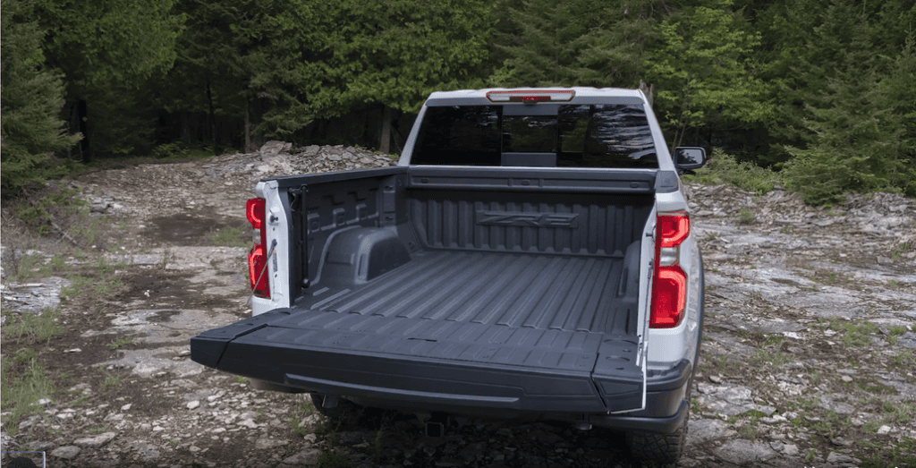 Chevrolet Silverado 1500 Multi-Flex Tailgate Fully Open
