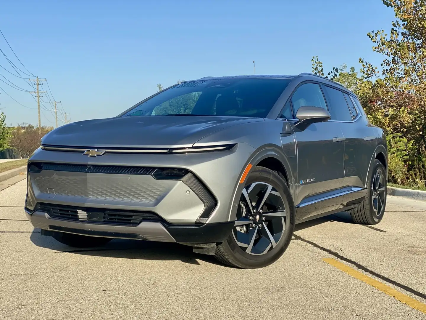 2025 Chevrolet Equinox EV Front Side View