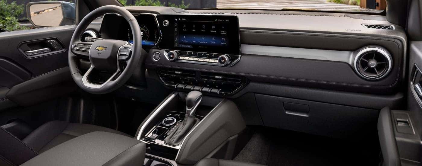 The black interior of a 2025 Chevy Colorado.