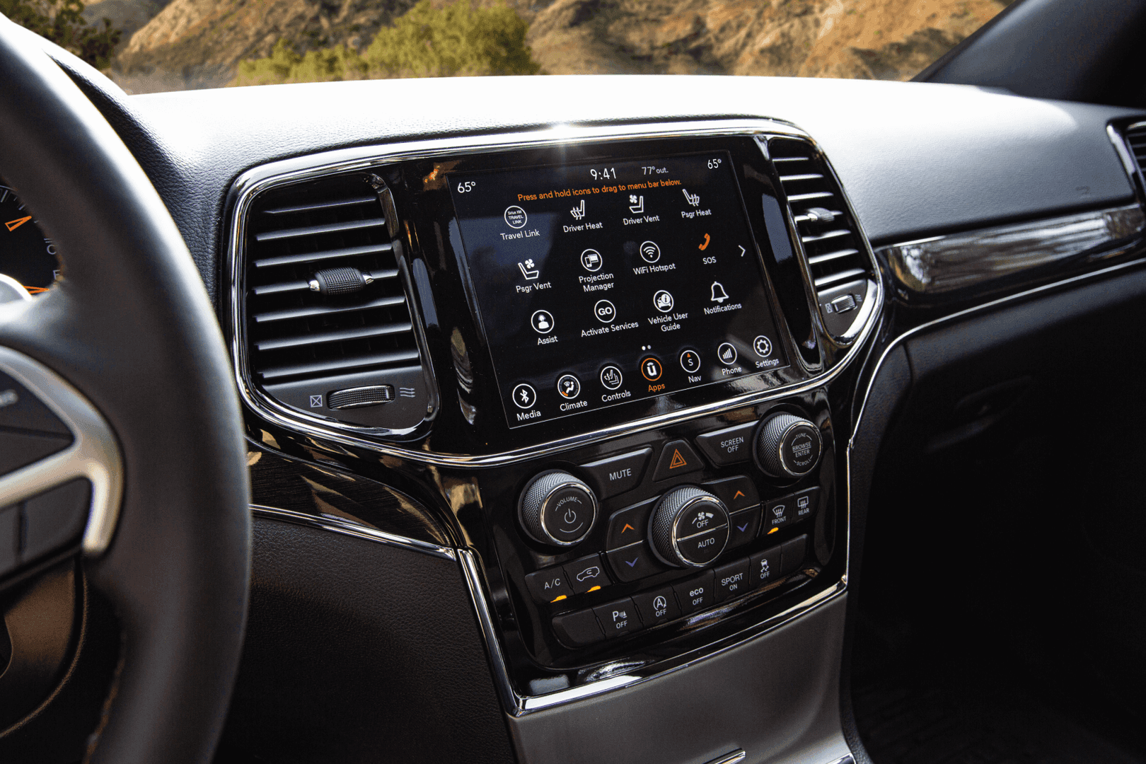 2022 Jeep Grand Cherokee Interior Tech