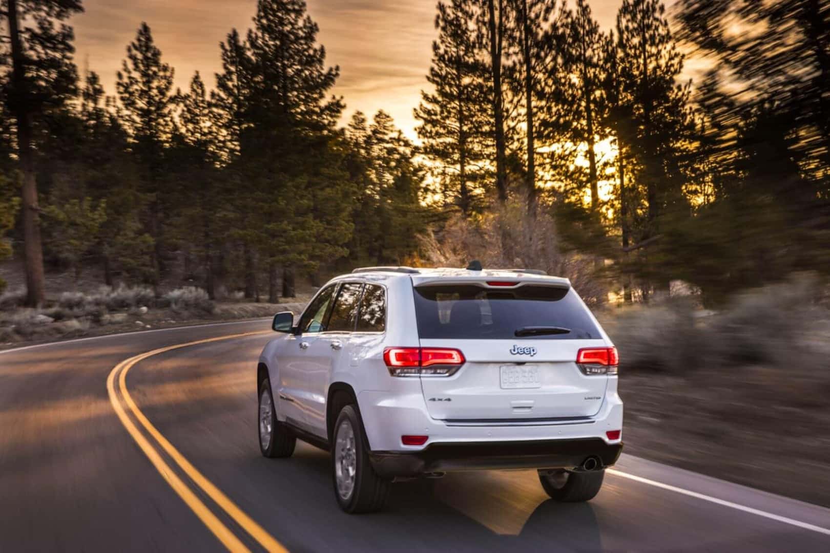 Jeep Grand Cherokee in White Rear