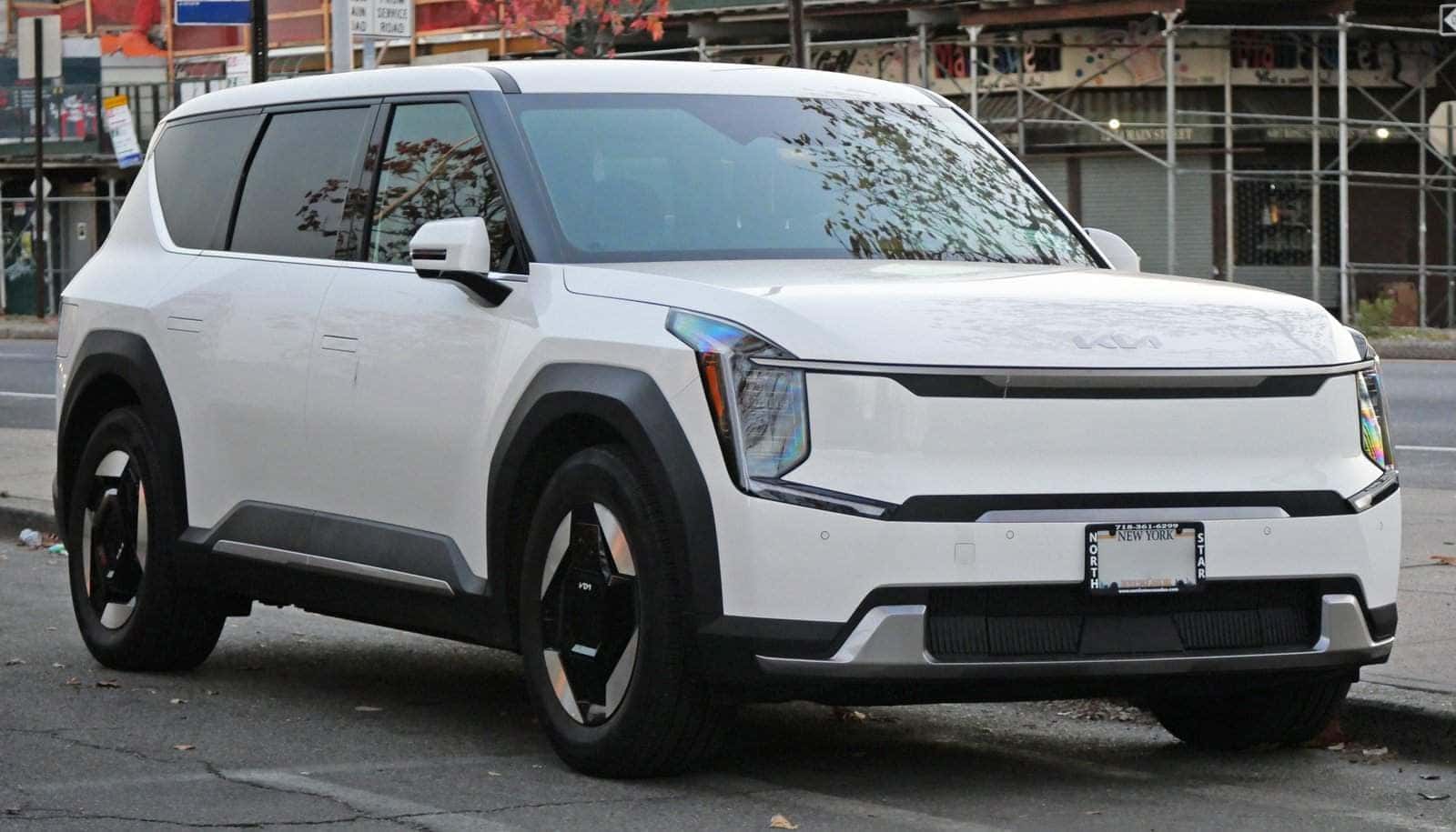 2026 Kia EV9, front three-quarter view