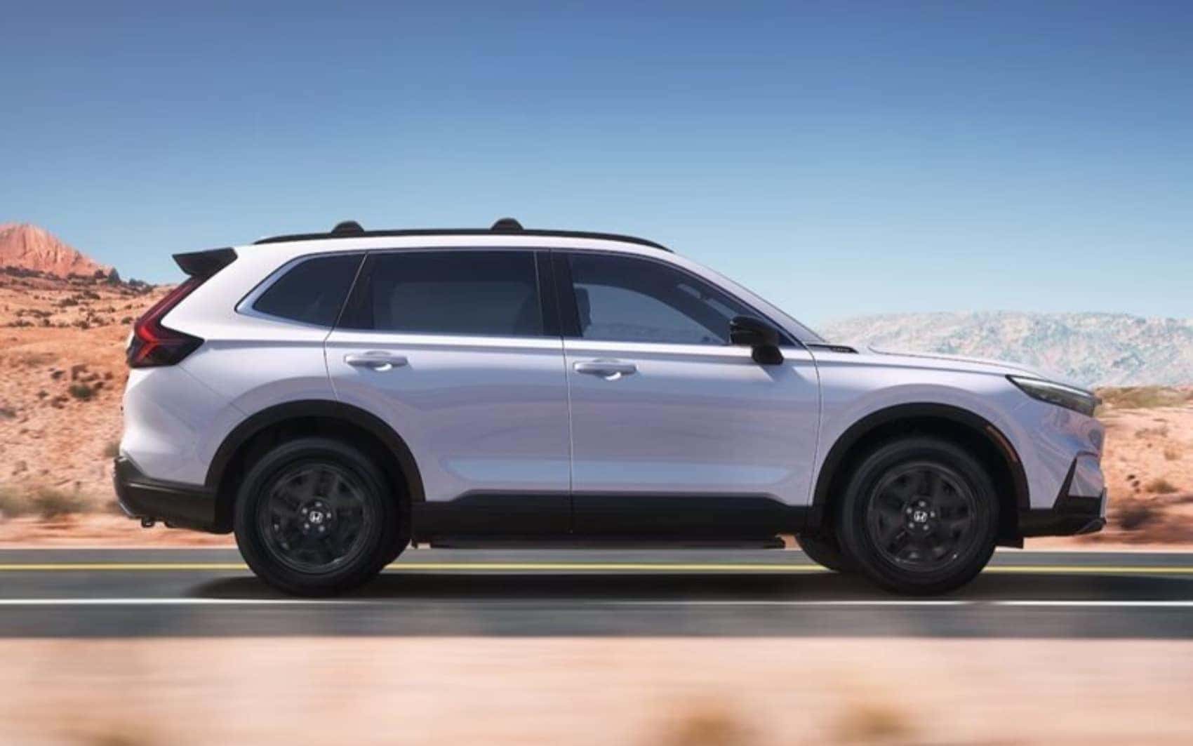 Side View Honda CR-V Hybrid in the Desert