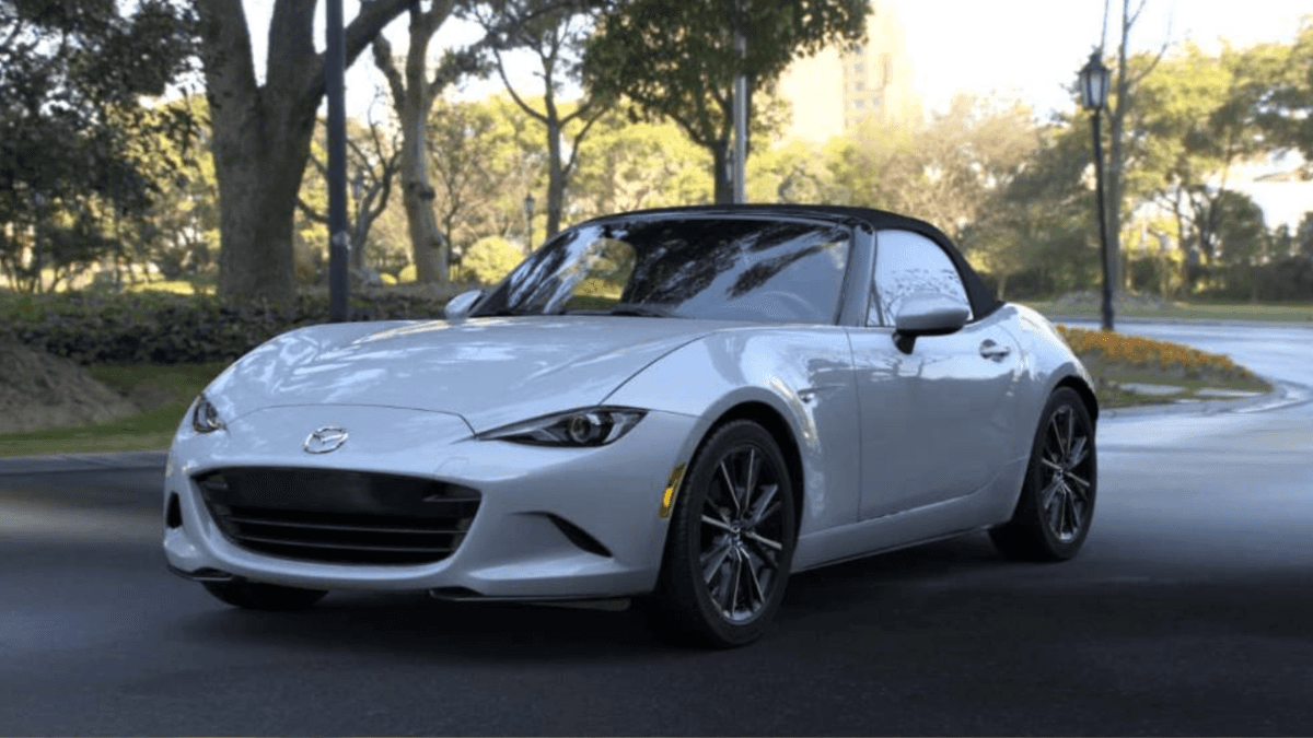 Mazda MX-5 Miata for Sale at McMinnville Mazda near Hillsboro suburbs