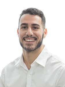 Midway Motors personal de habla hispana Ismael Valverde