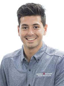 Midway Motors personal de habla hispana Matias Nunez