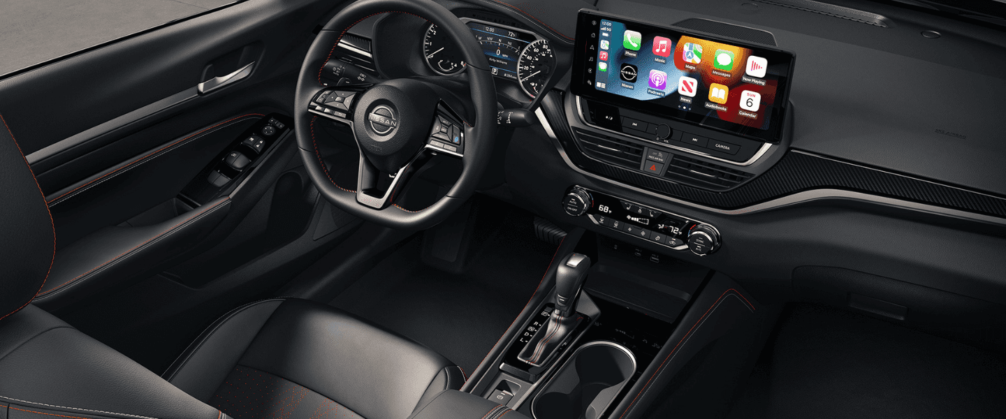 2023 Nissan Altima SR interior