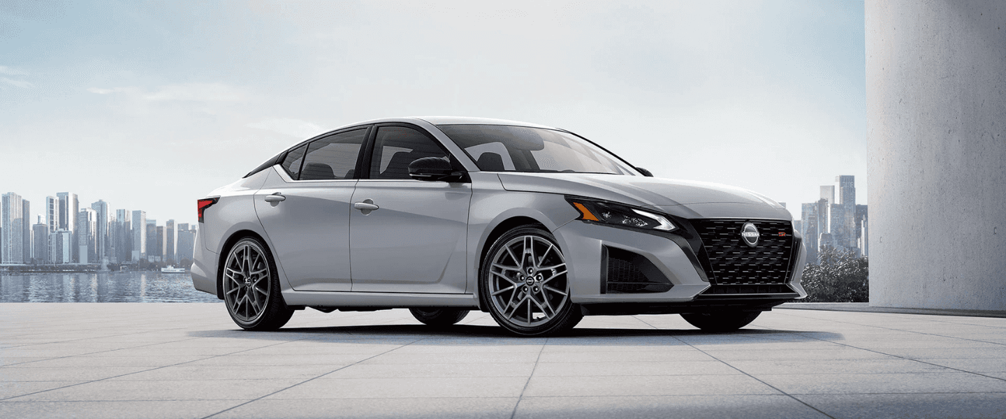 White 2023 Nissan Altima SR