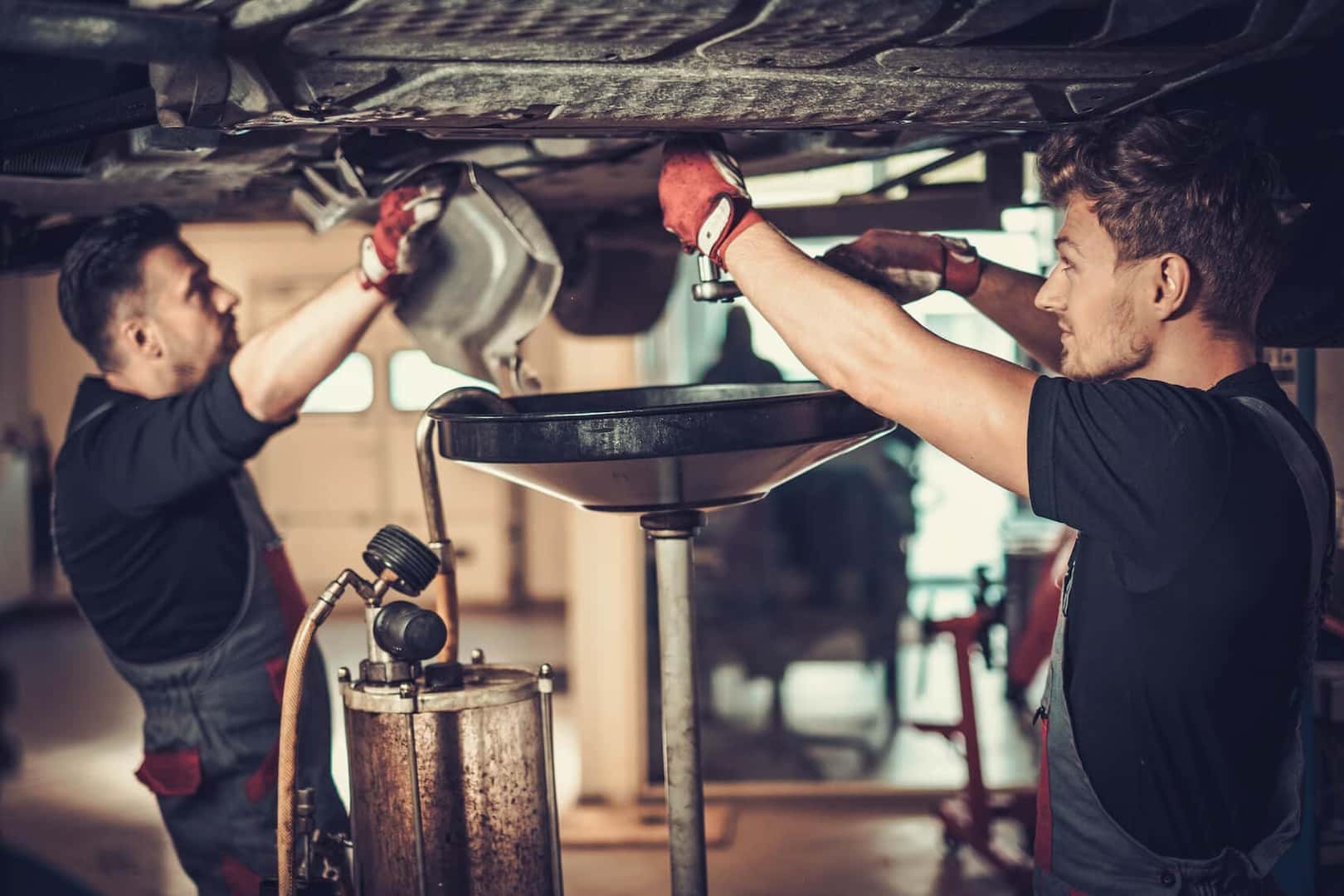 oil change workers