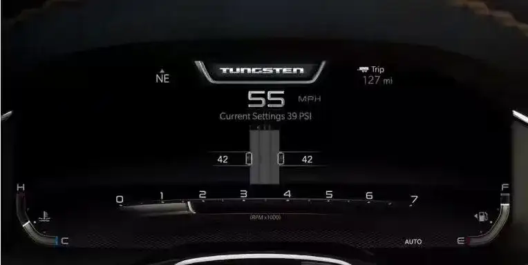 Integrated Trailer Health Monitor on the digital cluster