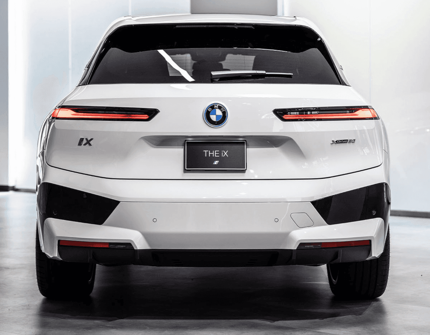 2022 BMW iX in white