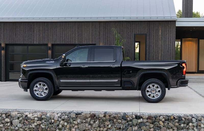 Discover the upscale 2024 Chevrolet Silverado HD High Country near Brady TX<