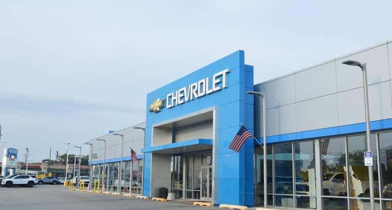 Webb Chevy Oak Lawn dealership exterior at 9440 S Cicero Ave, Oak Lawn, Illinois